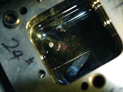 <a href='http://m.xakyw.cn/product/3.htm' class='text_a'>模具激光焊機</a>修復鏡面模具效果